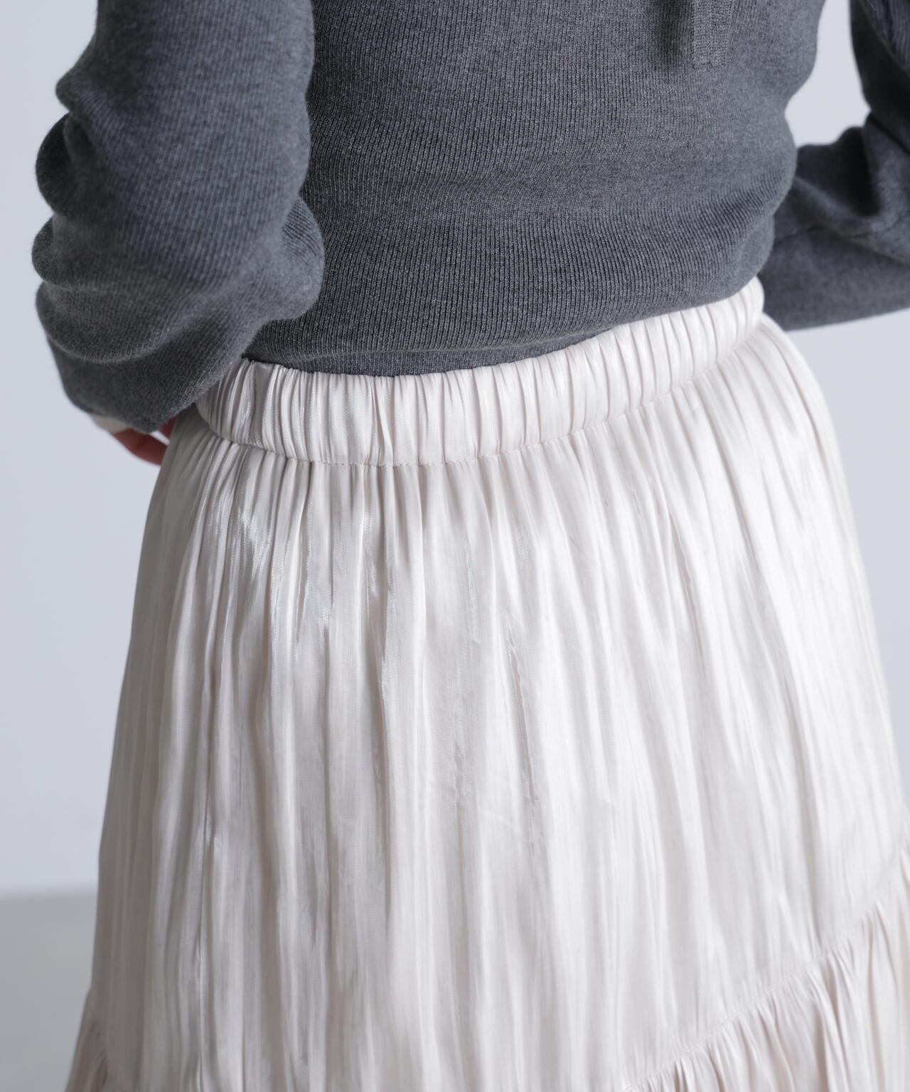 シャイニーフリルティアードスカート