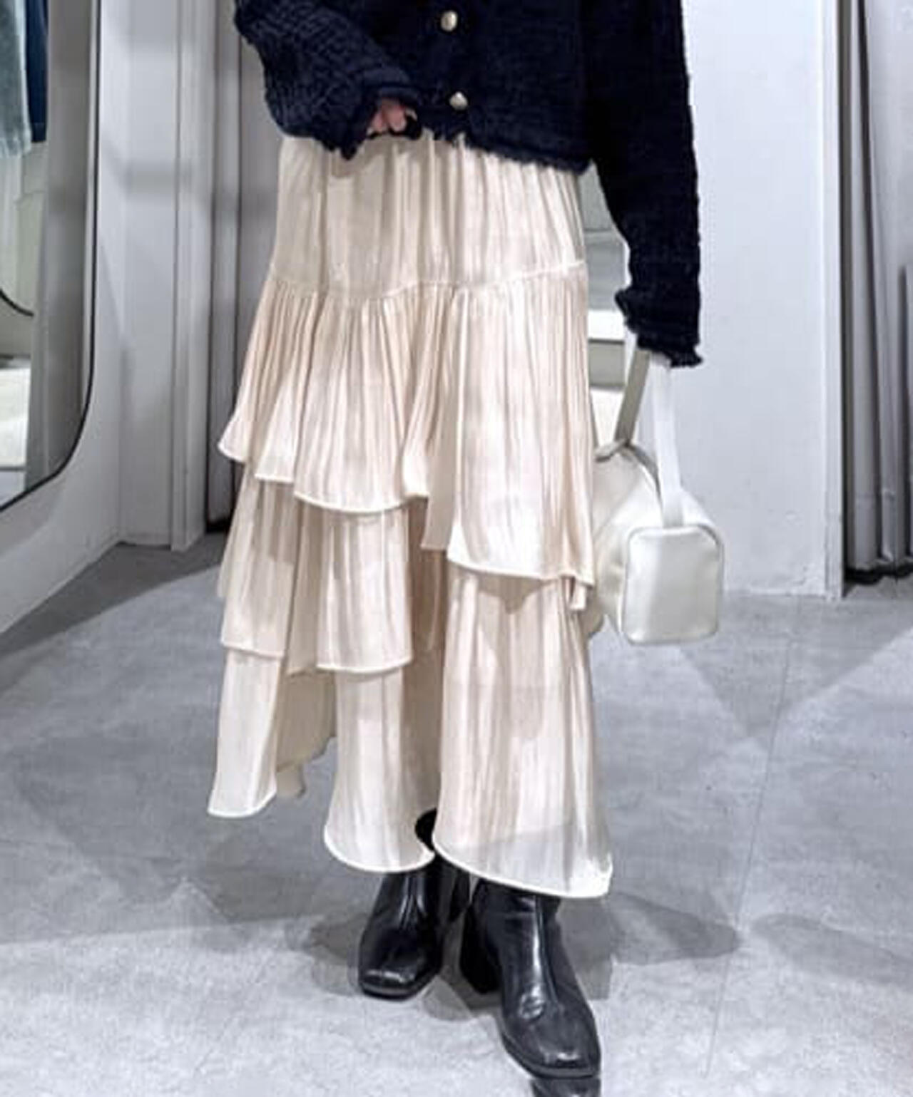 シャイニーフリルティアードスカート