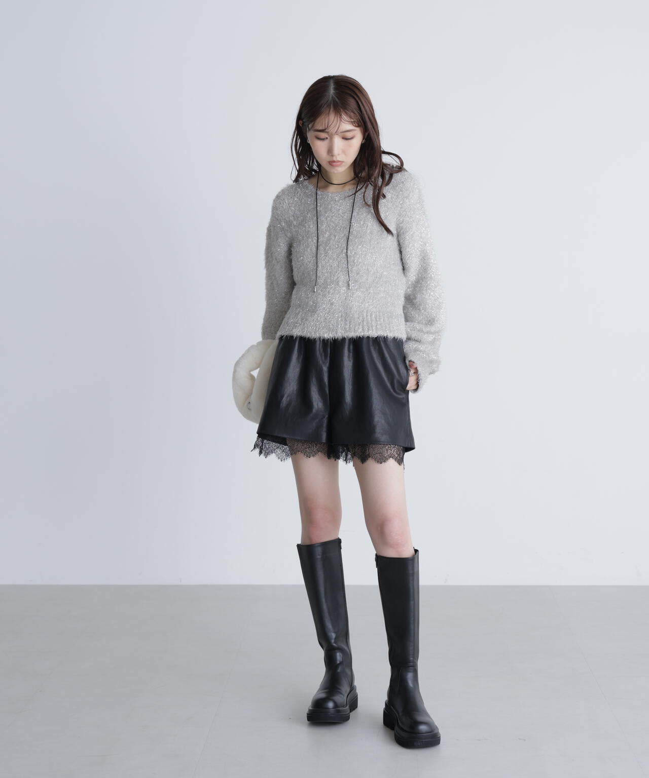 レースレイヤードエコレザーショートパンツ