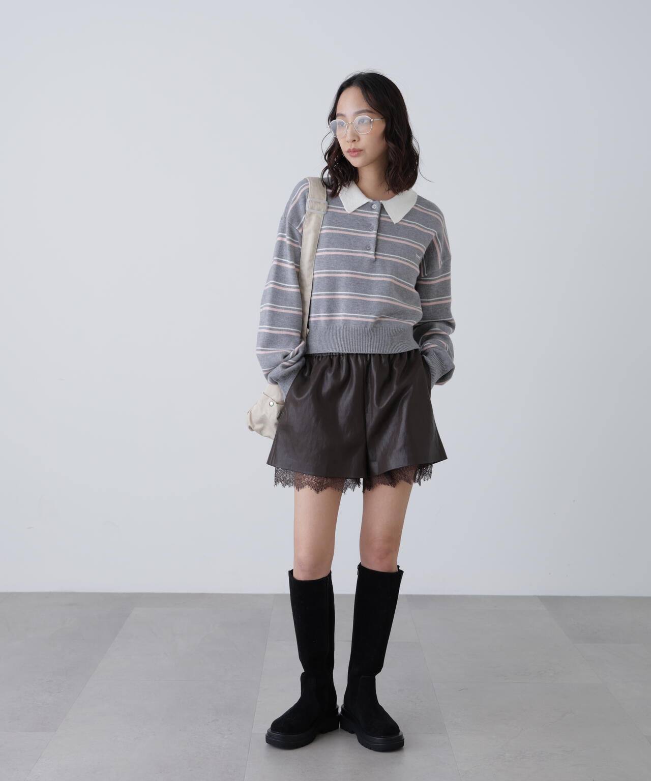 レースレイヤードエコレザーショートパンツ