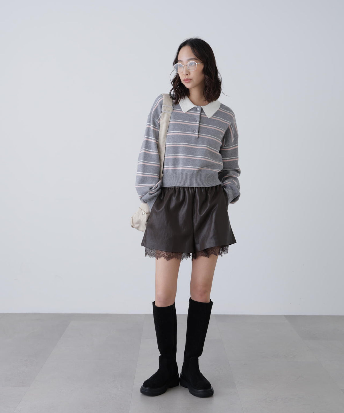 レースレイヤードエコレザーショートパンツ