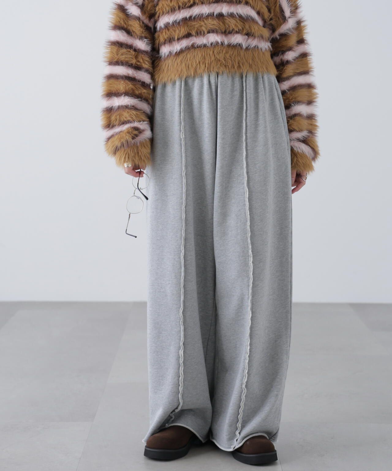 ワイドストレートスウェットパンツ