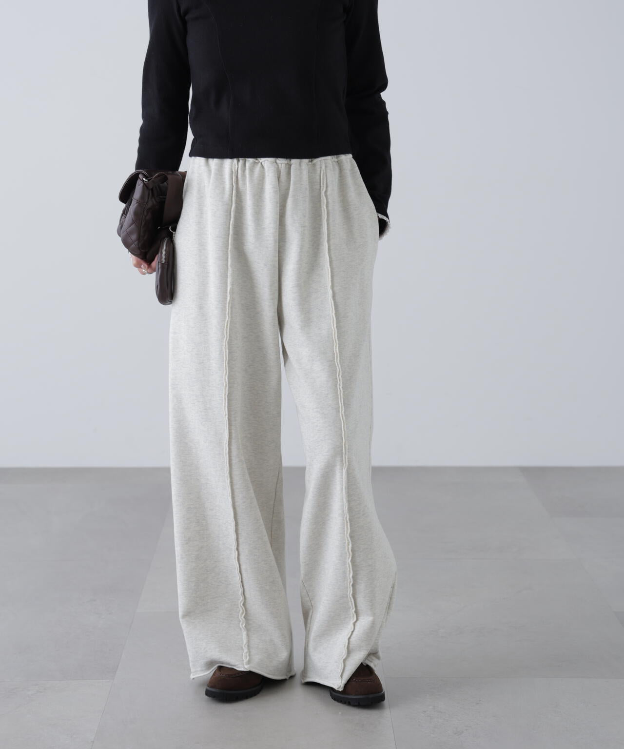 ワイドストレートスウェットパンツ