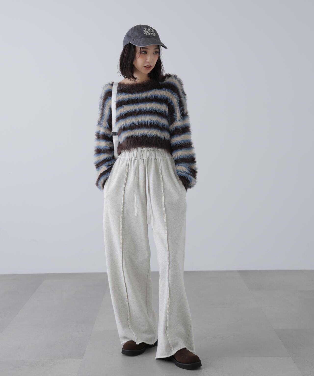 ワイドストレートスウェットパンツ