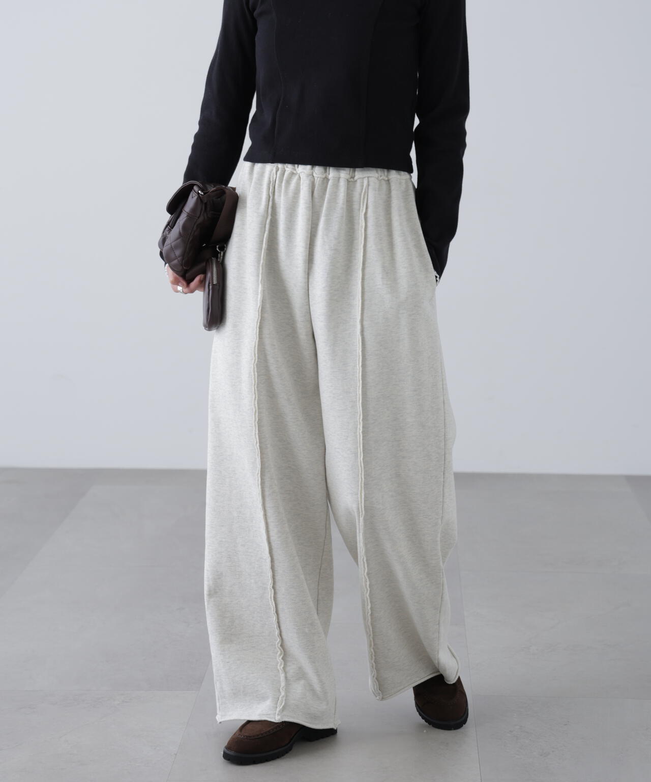 ワイドストレートスウェットパンツ