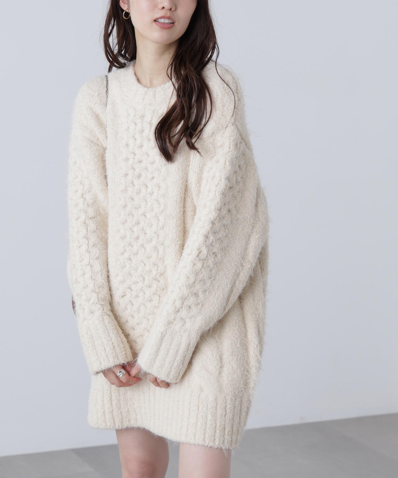 テディヤーンケーブル編みミニワンピース