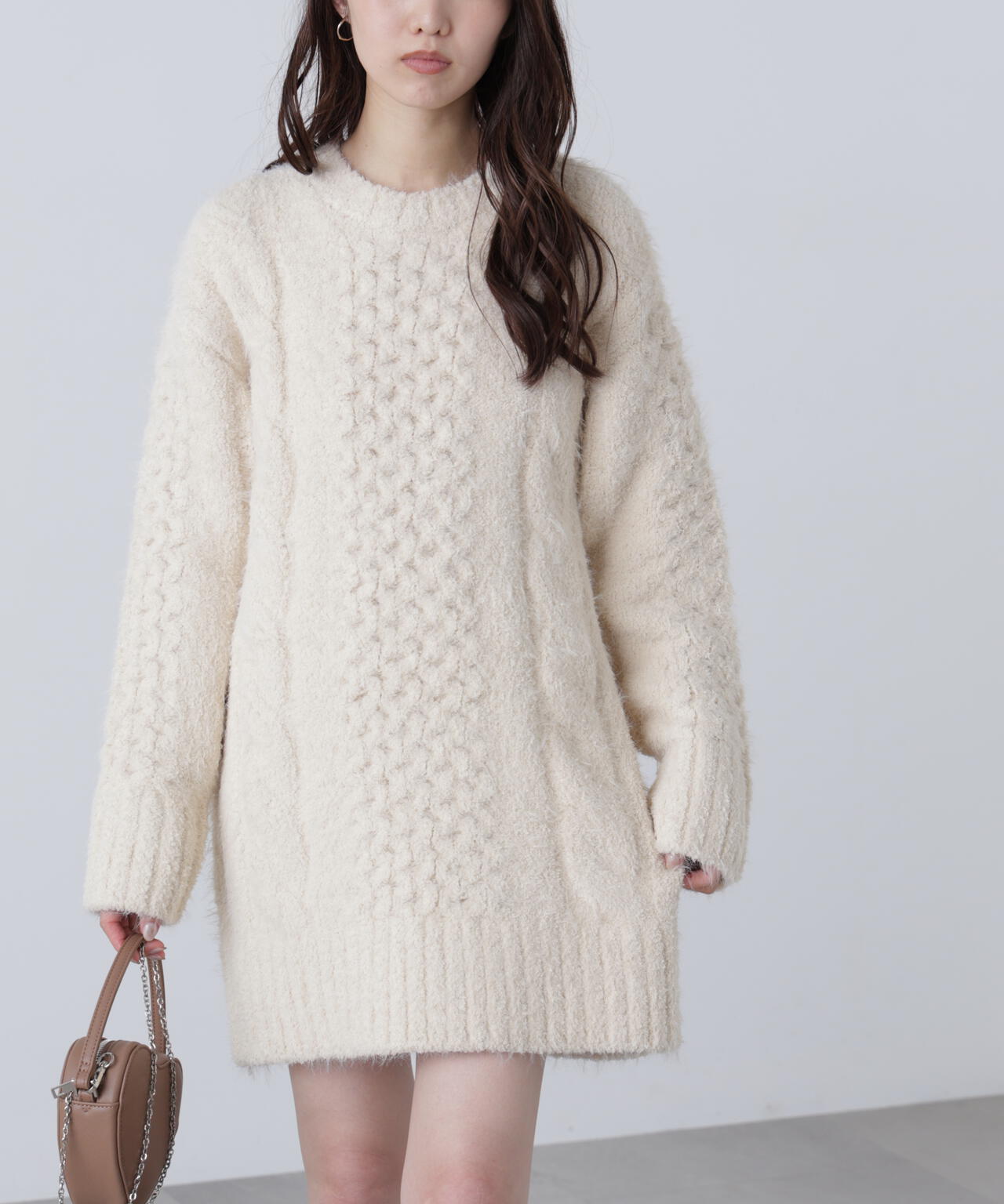 テディヤーンケーブル編みミニワンピース