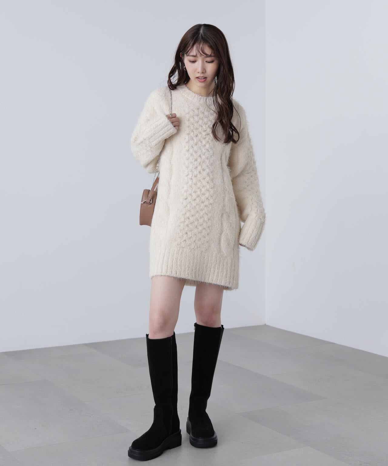 テディヤーンケーブル編みミニワンピース