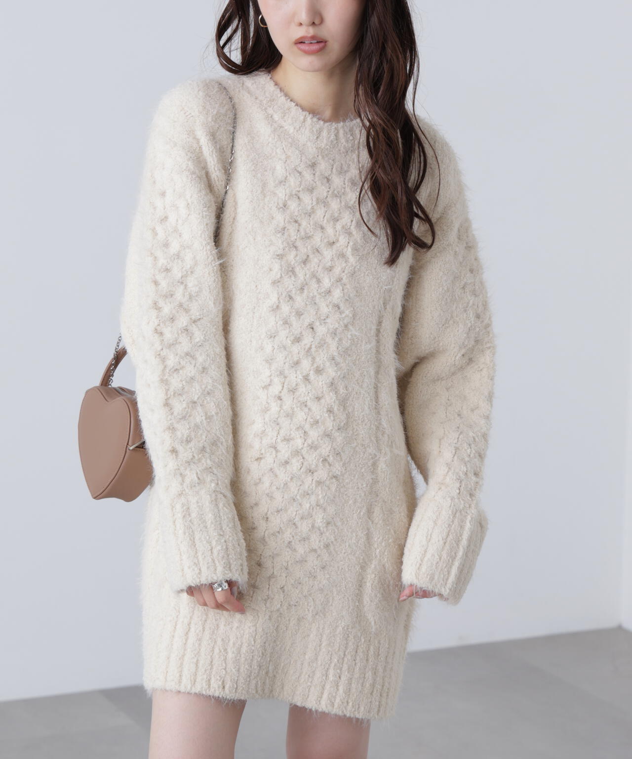 テディヤーンケーブル編みミニワンピース