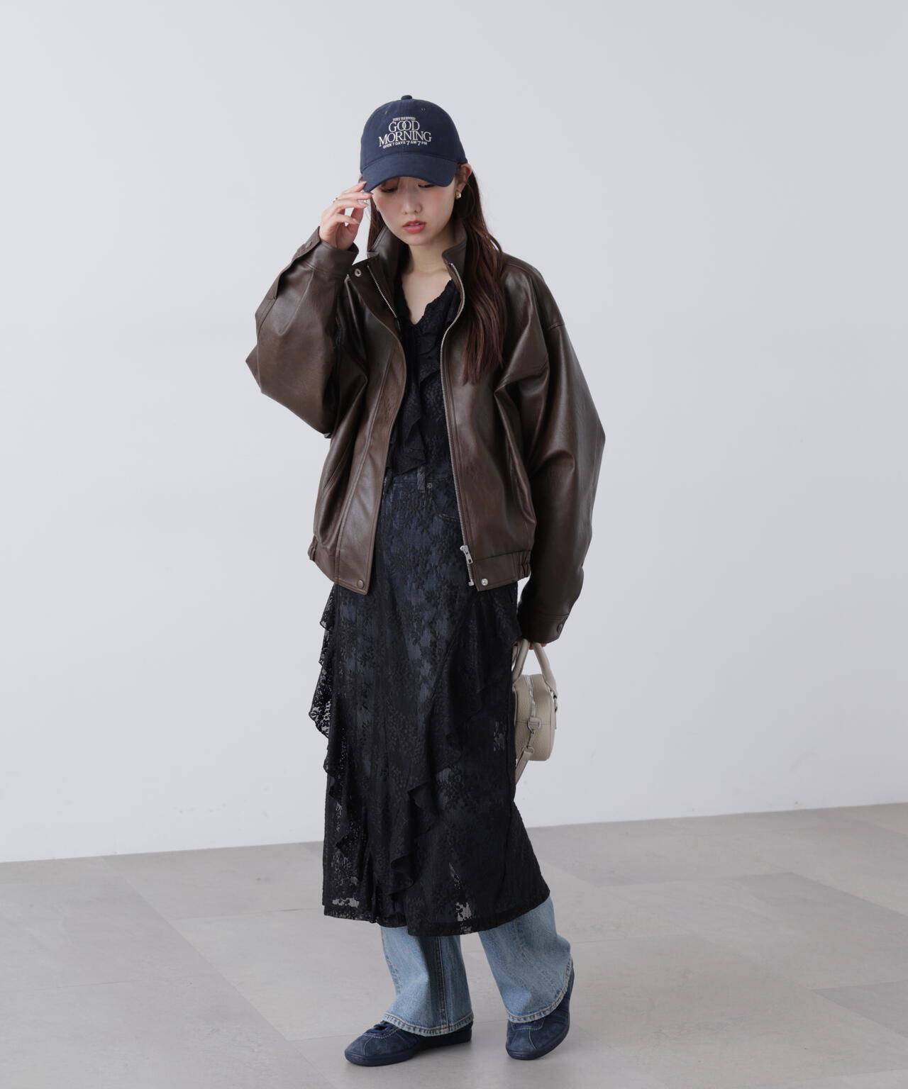 前開きラッフルフリルレースワンピース