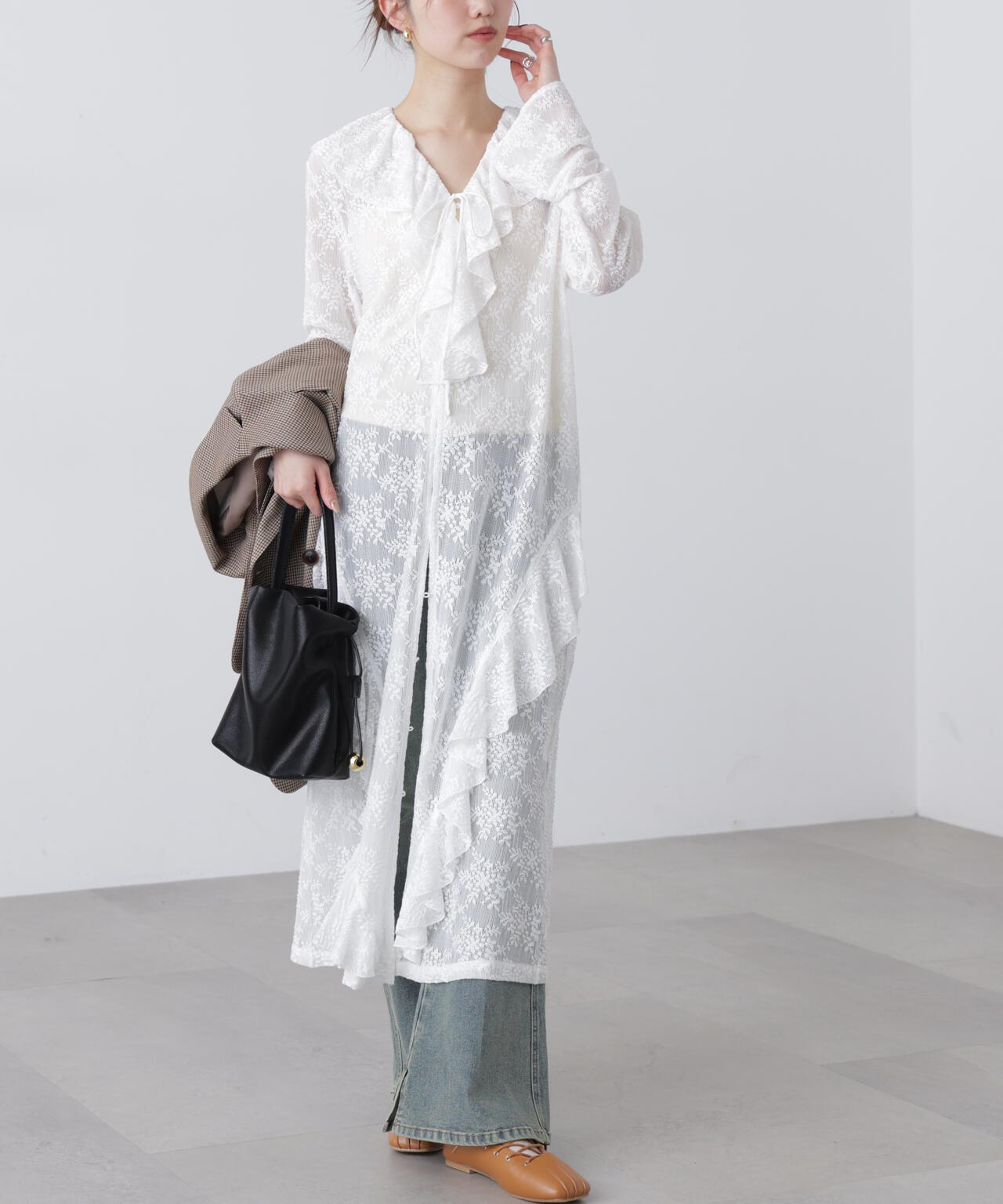 前開きラッフルフリルレースワンピース