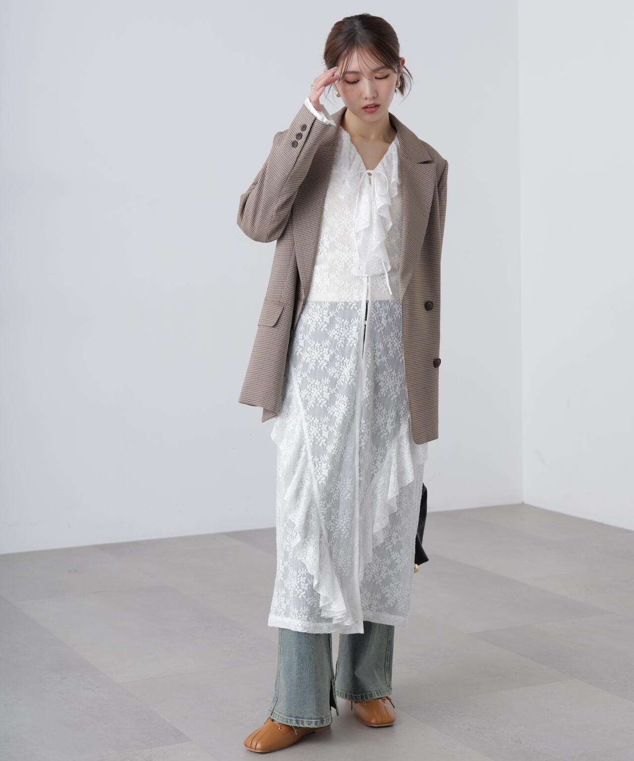 前開きラッフルフリルレースワンピース