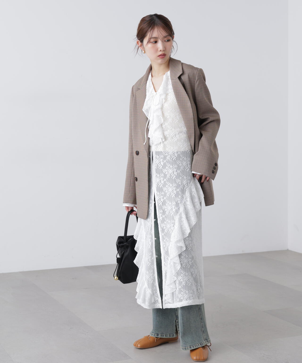 前開きラッフルフリルレースワンピース