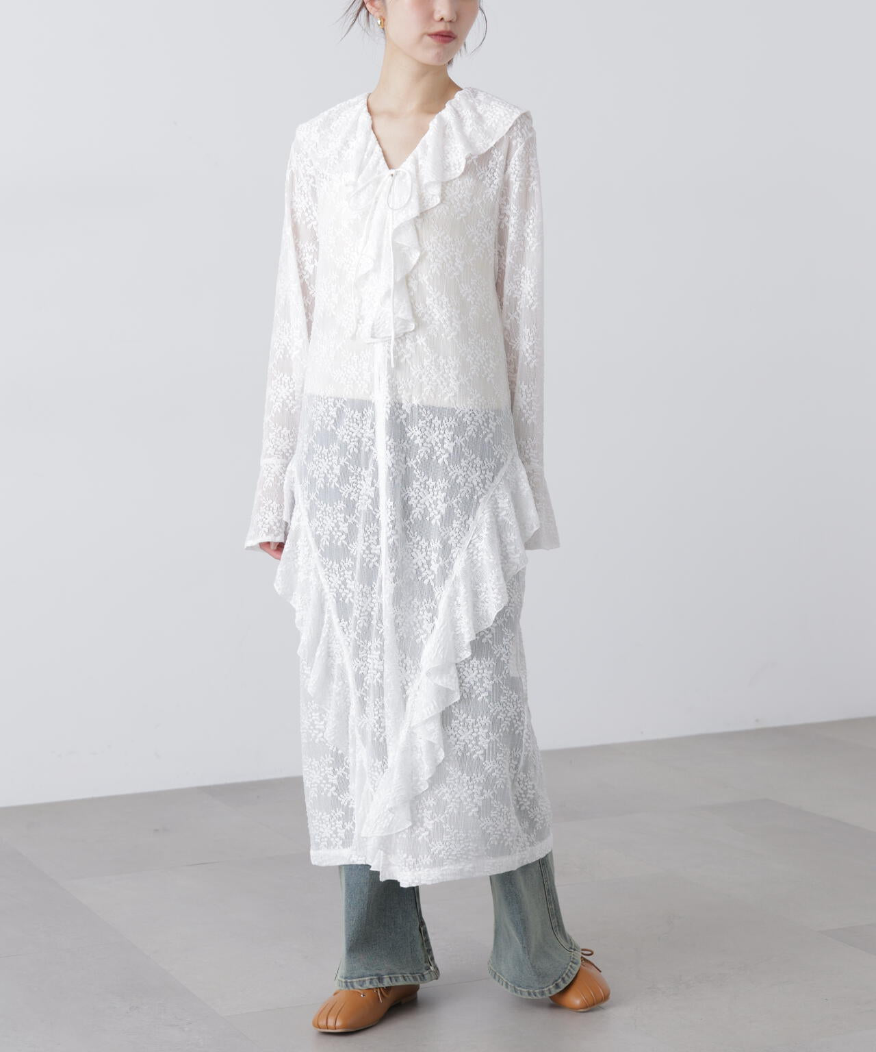 前開きラッフルフリルレースワンピース