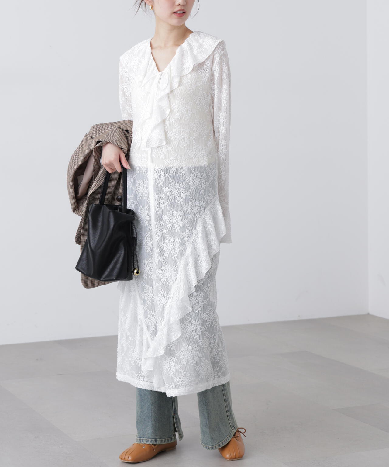 前開きラッフルフリルレースワンピース