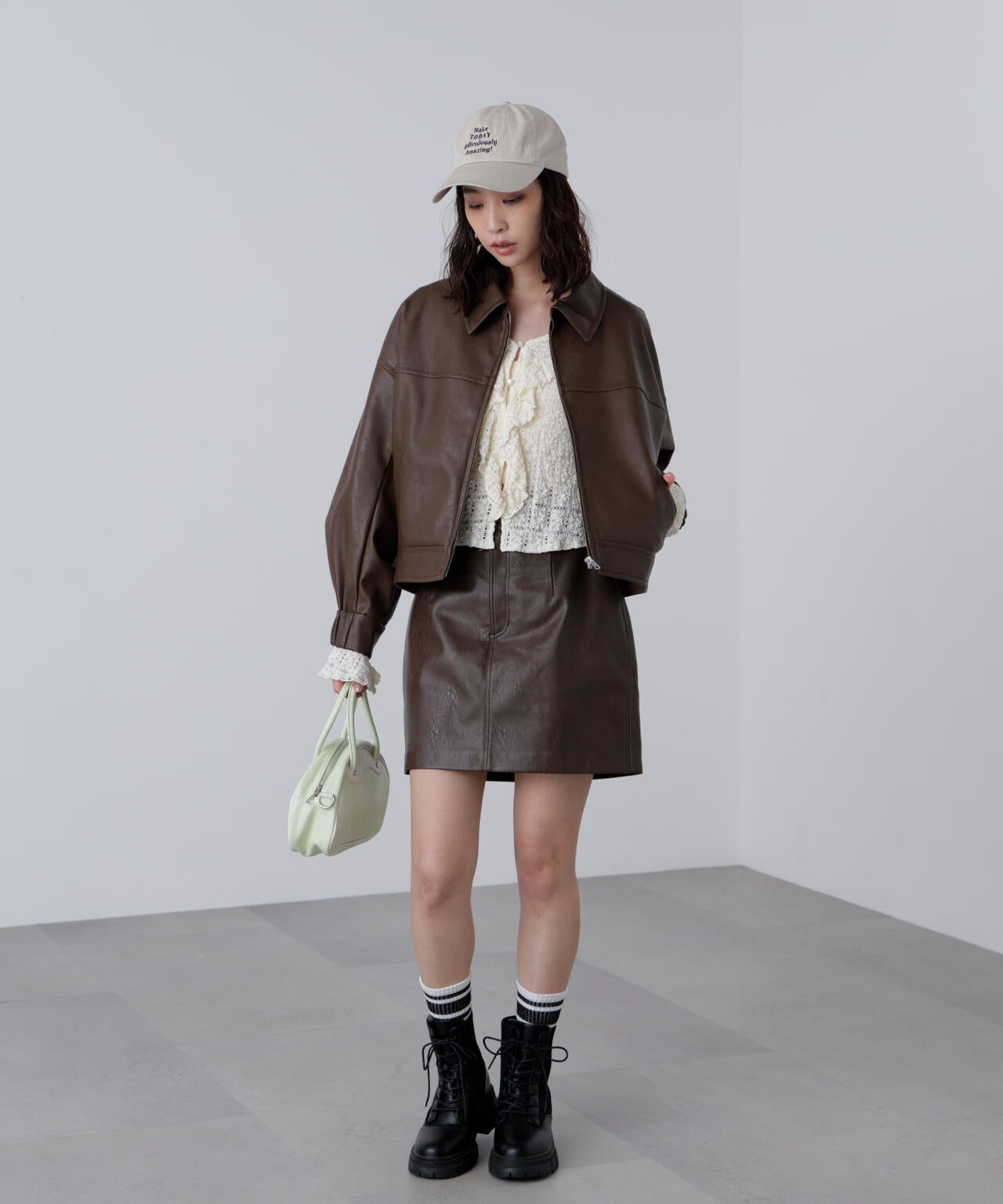 合皮ジップアップブルゾン