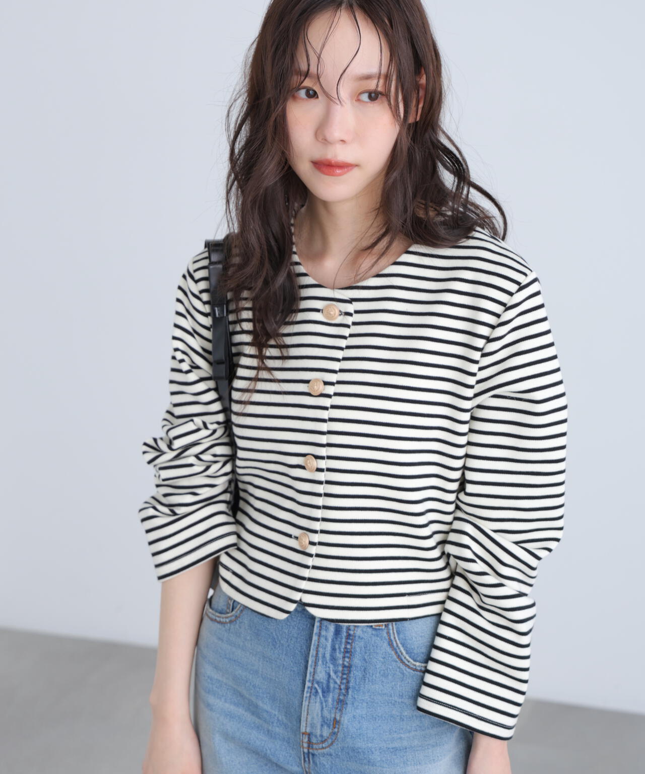 金ボタンノーカラージャケット