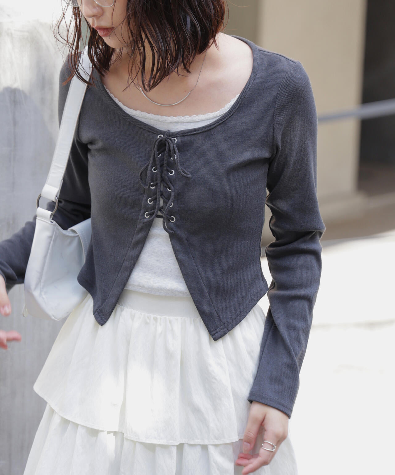 レースアップレイヤード長袖カットソー