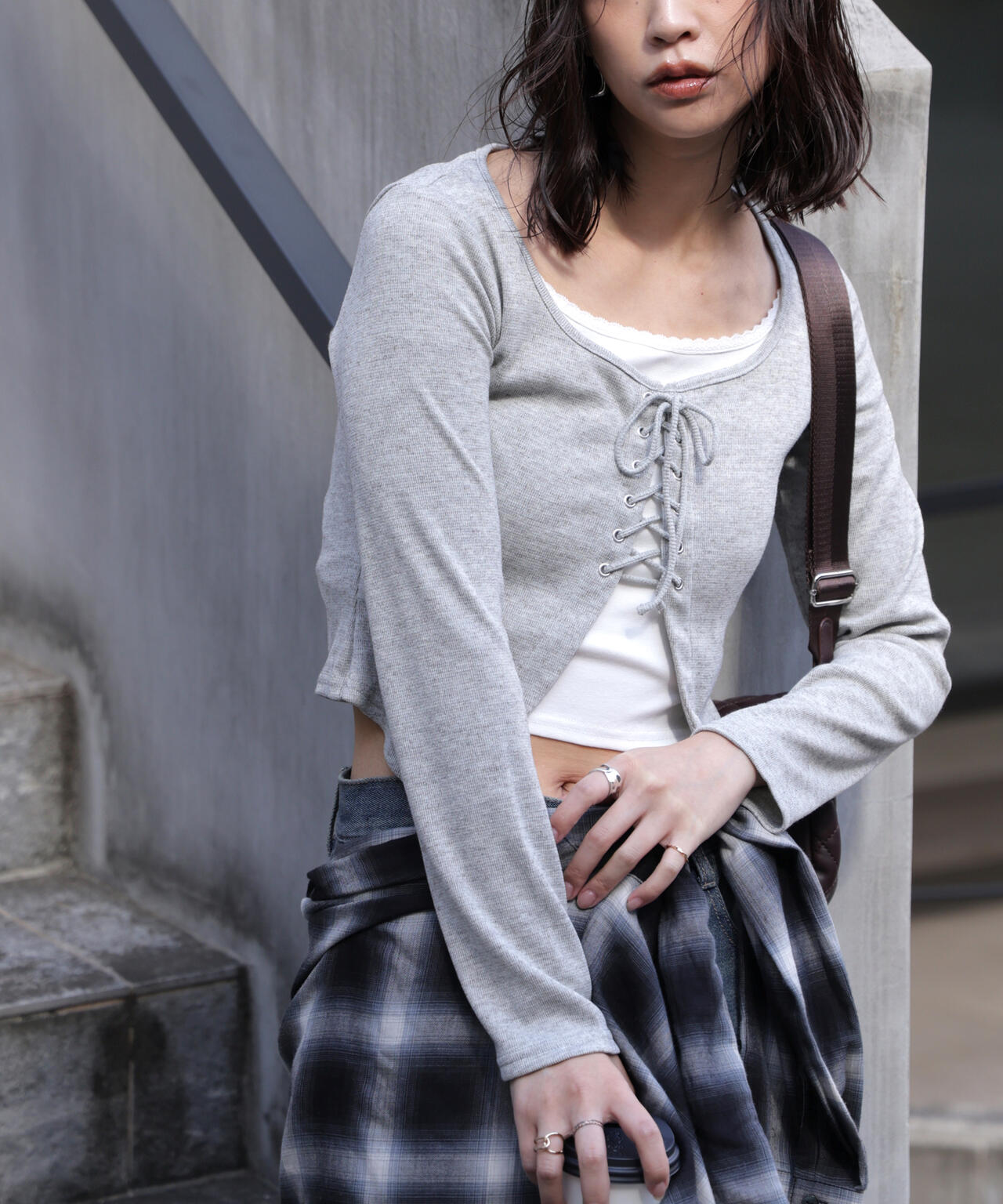 レースアップレイヤード長袖カットソー