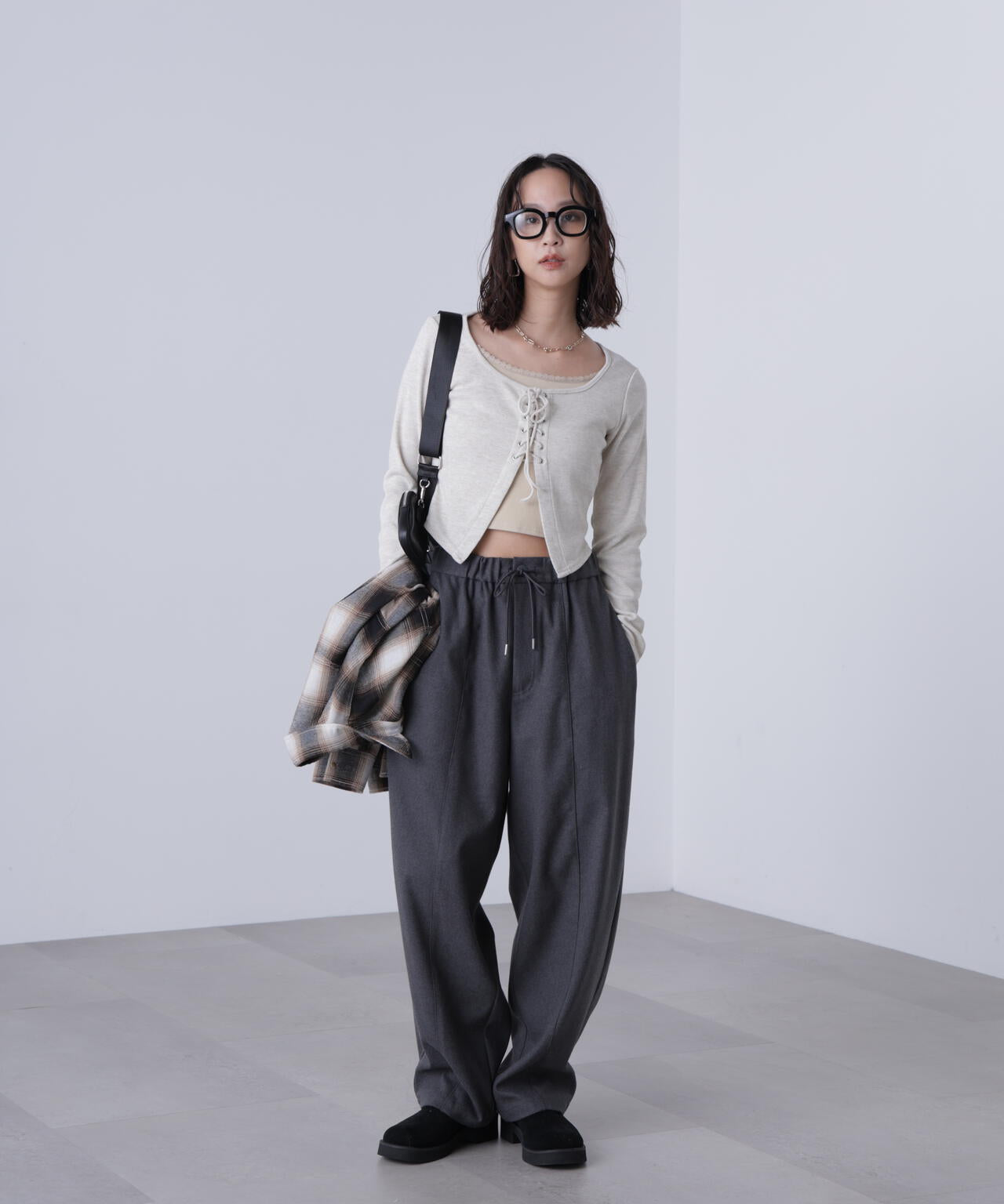 レースアップレイヤード長袖カットソー