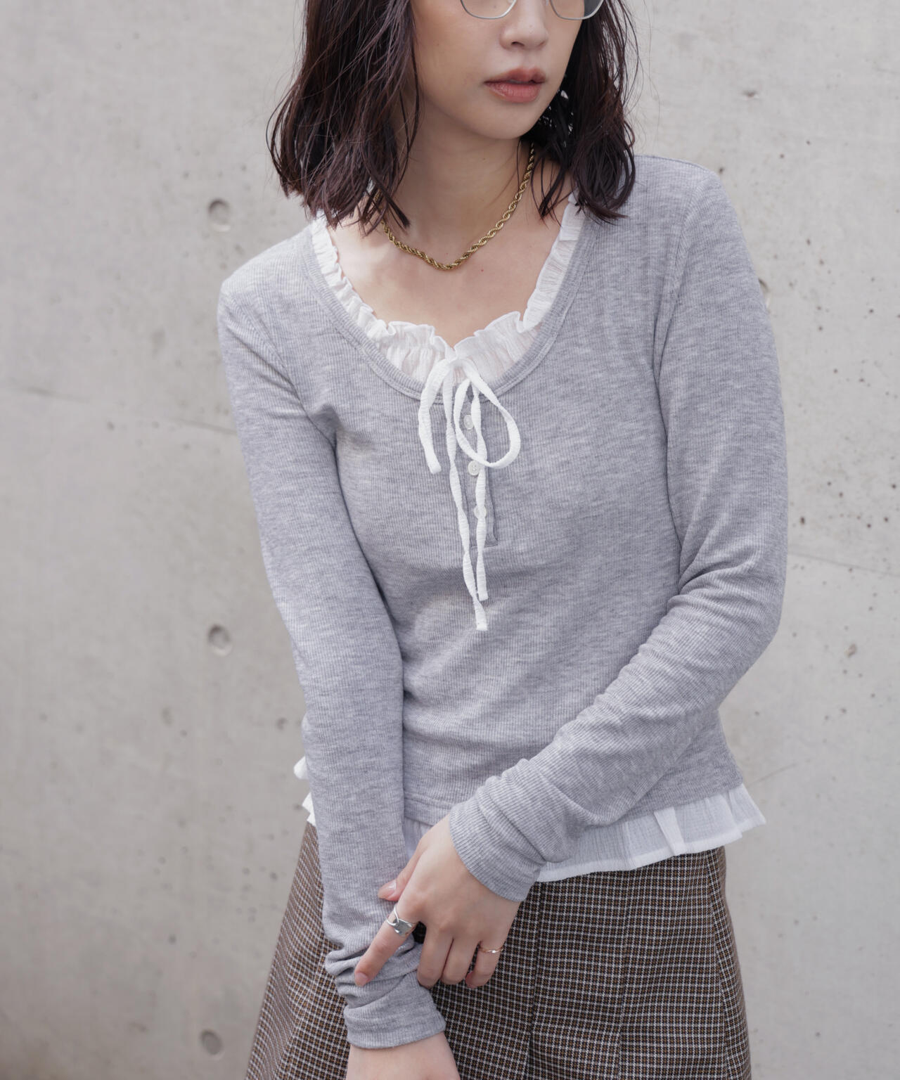 レイヤード風フリルリボンカットソー