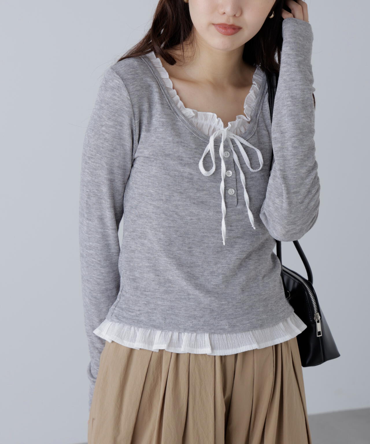 レイヤード風フリルリボンカットソー
