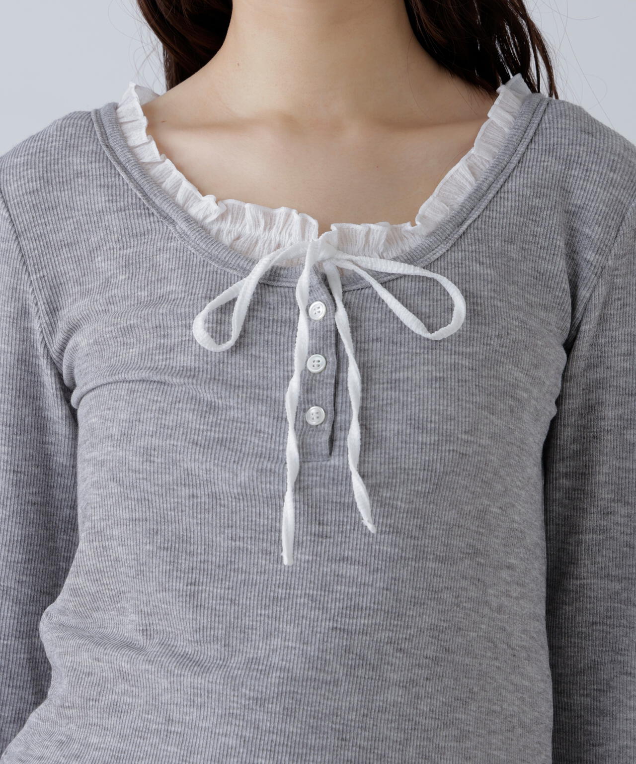 レイヤード風フリルリボンカットソー