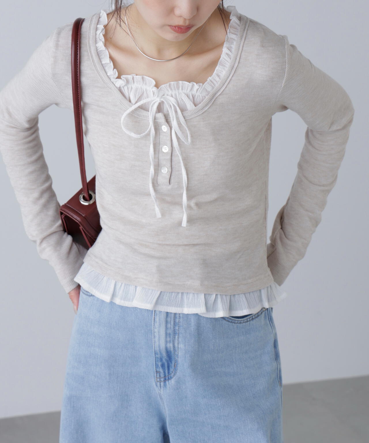 レイヤード風フリルリボンカットソー