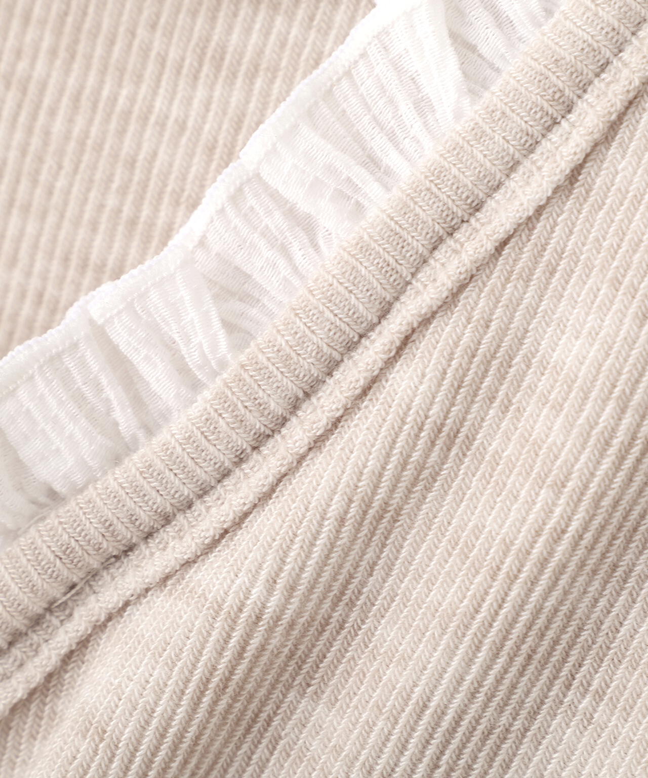 レイヤード風フリルリボンカットソー