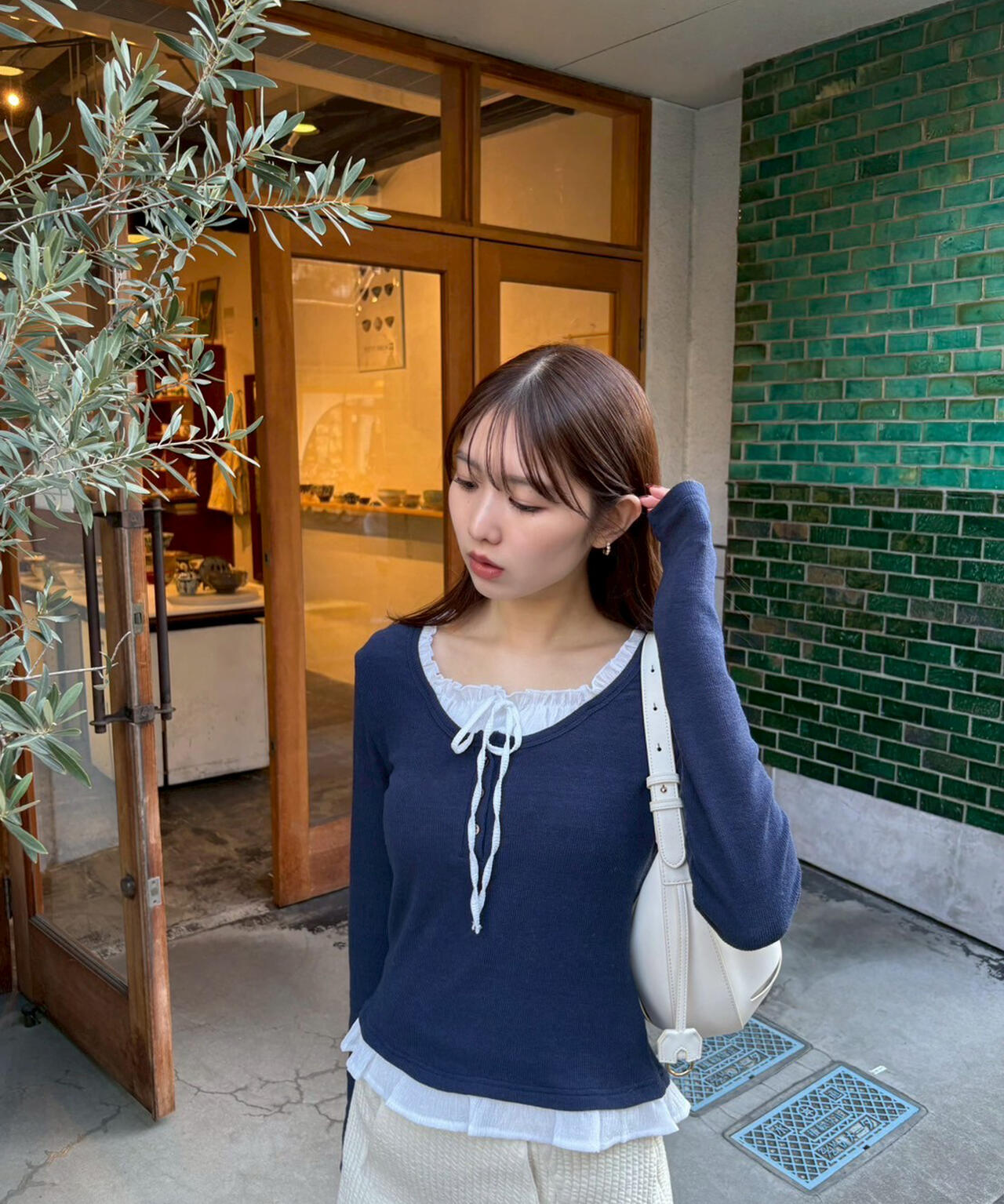 レイヤード風フリルリボンカットソー