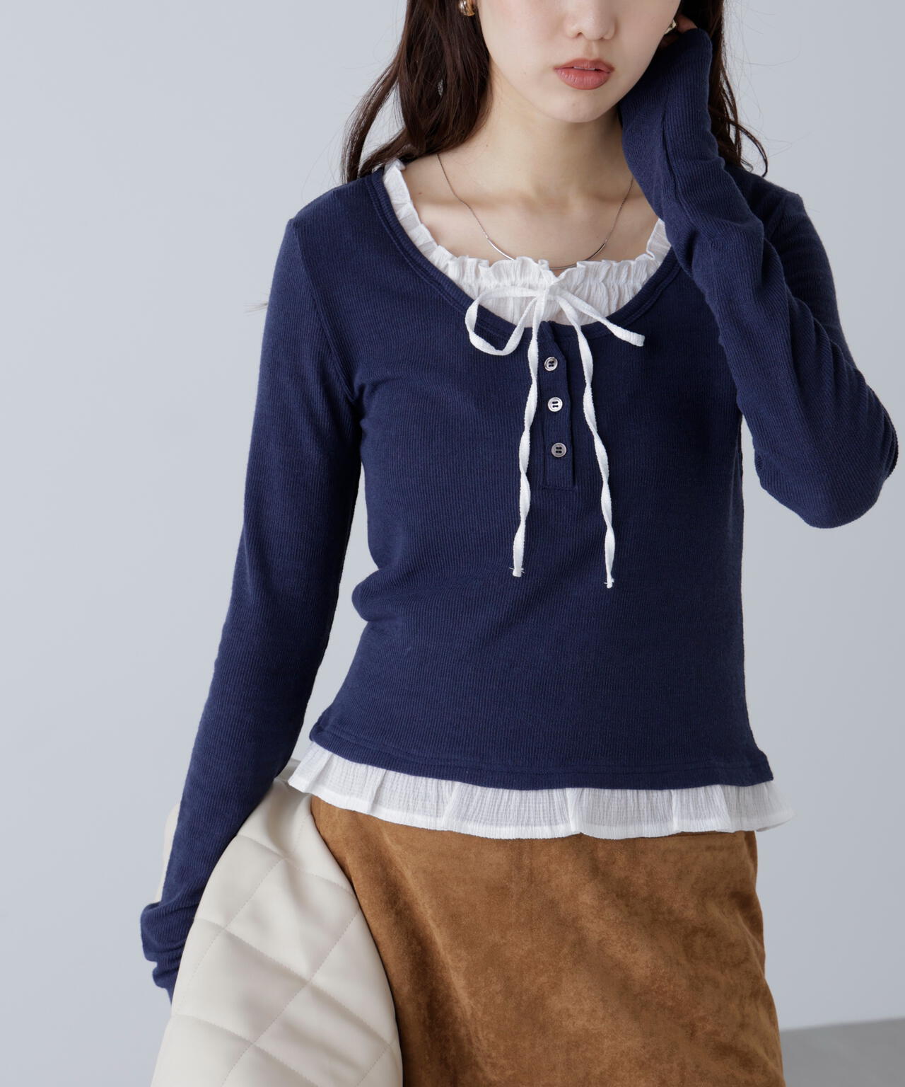 レイヤード風フリルリボンカットソー