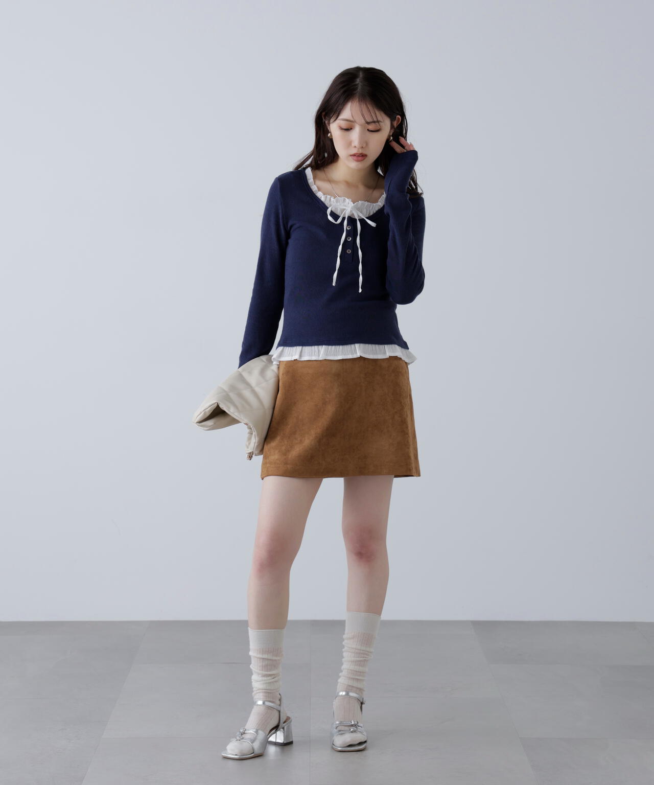 レイヤード風フリルリボンカットソー