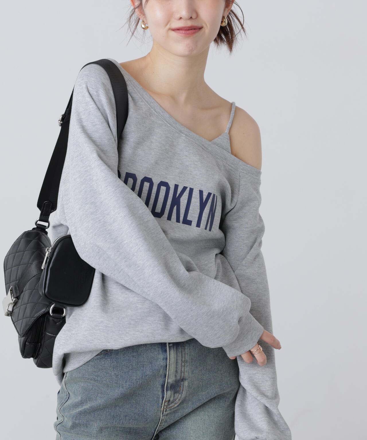 ワンショルロゴプリントスウェット