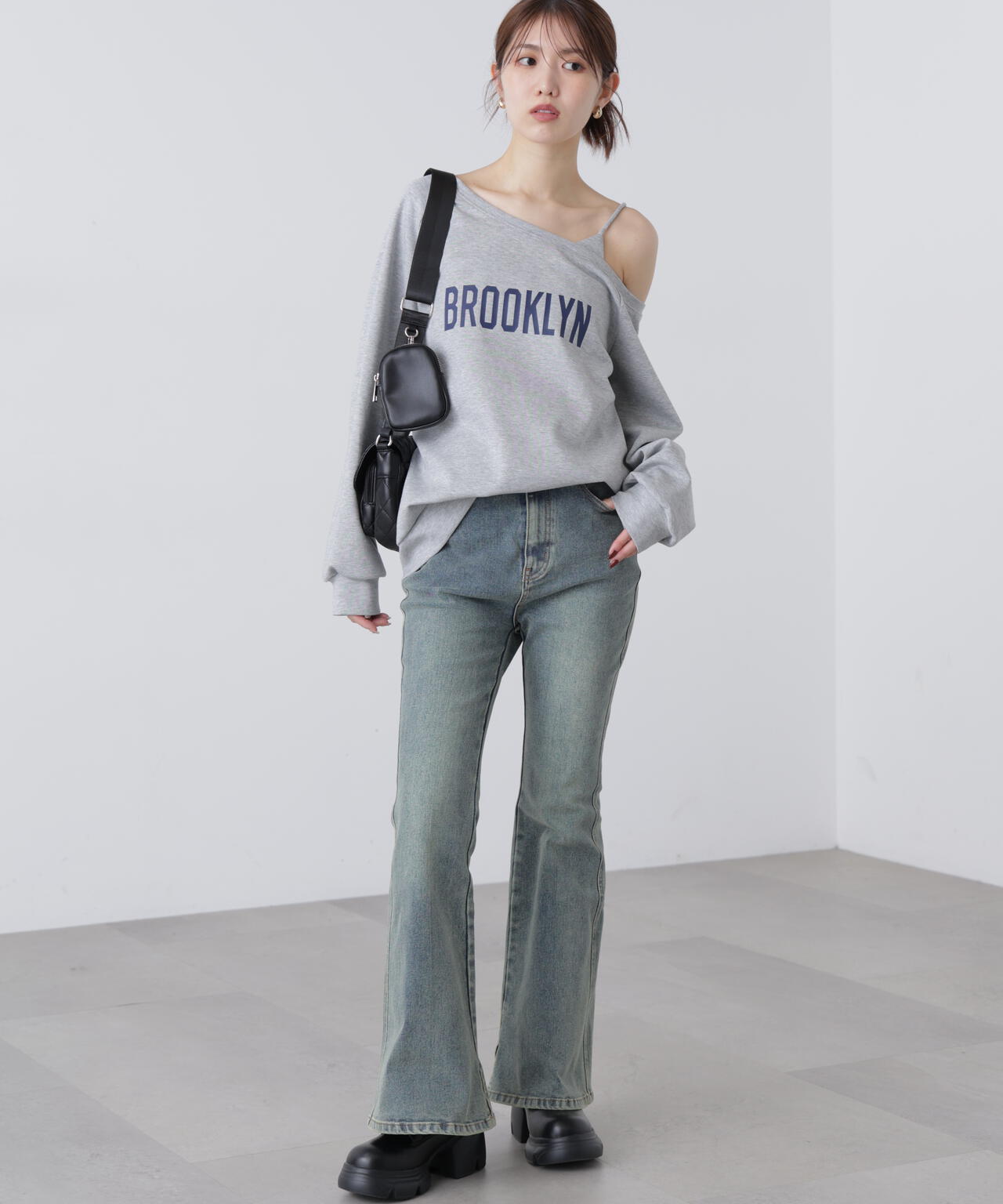 ワンショルロゴプリントスウェット