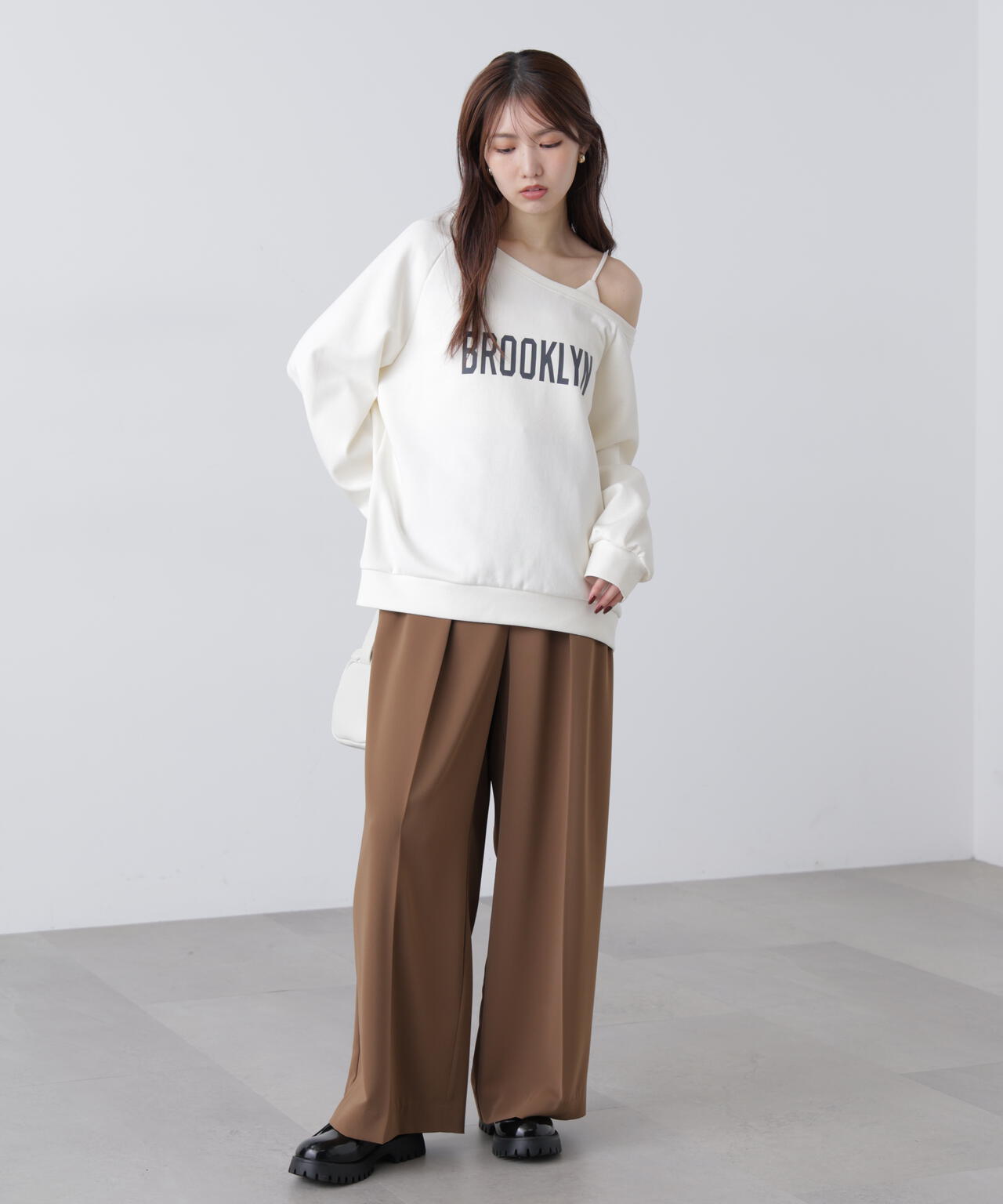 ワンショルロゴプリントスウェット