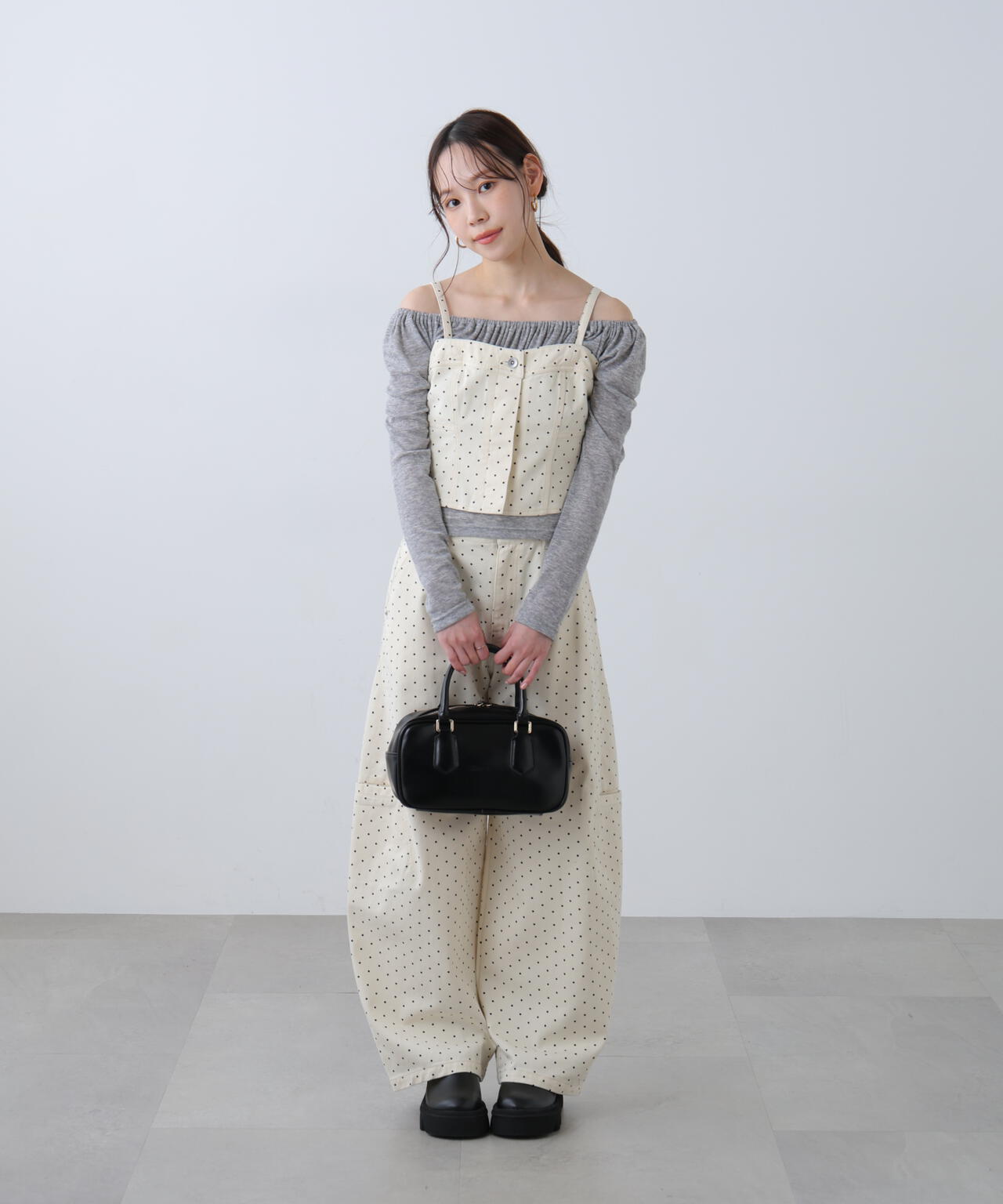 オフショルシアーギャザーカットソー