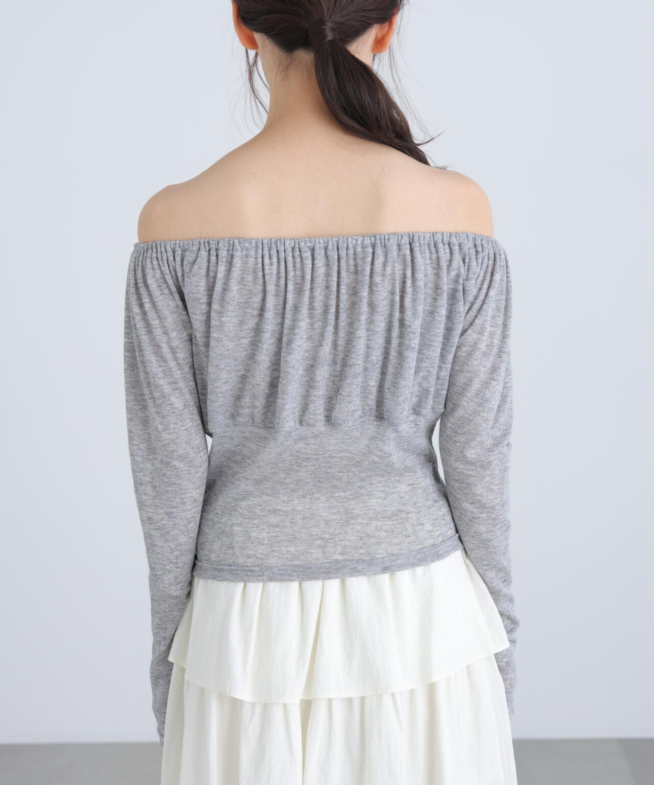 オフショルシアーギャザーカットソー
