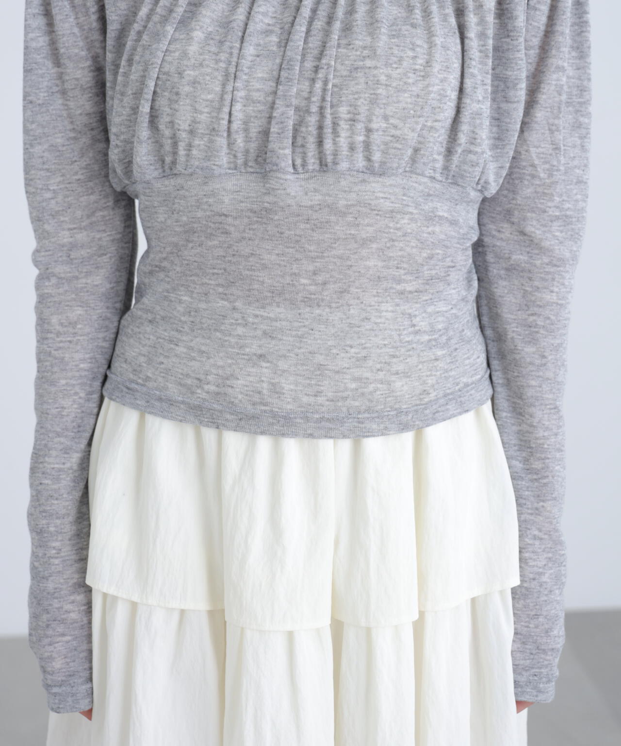 オフショルシアーギャザーカットソー