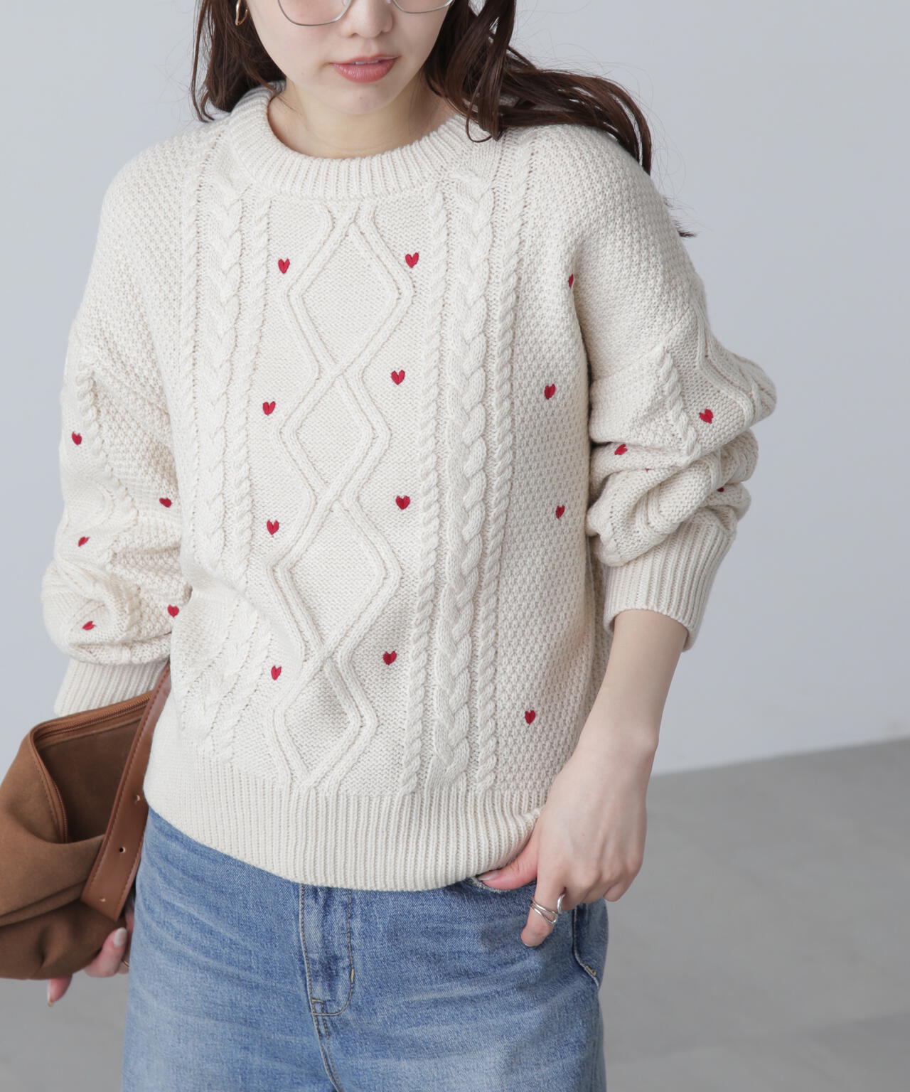 ハート刺繍ケーブルニット