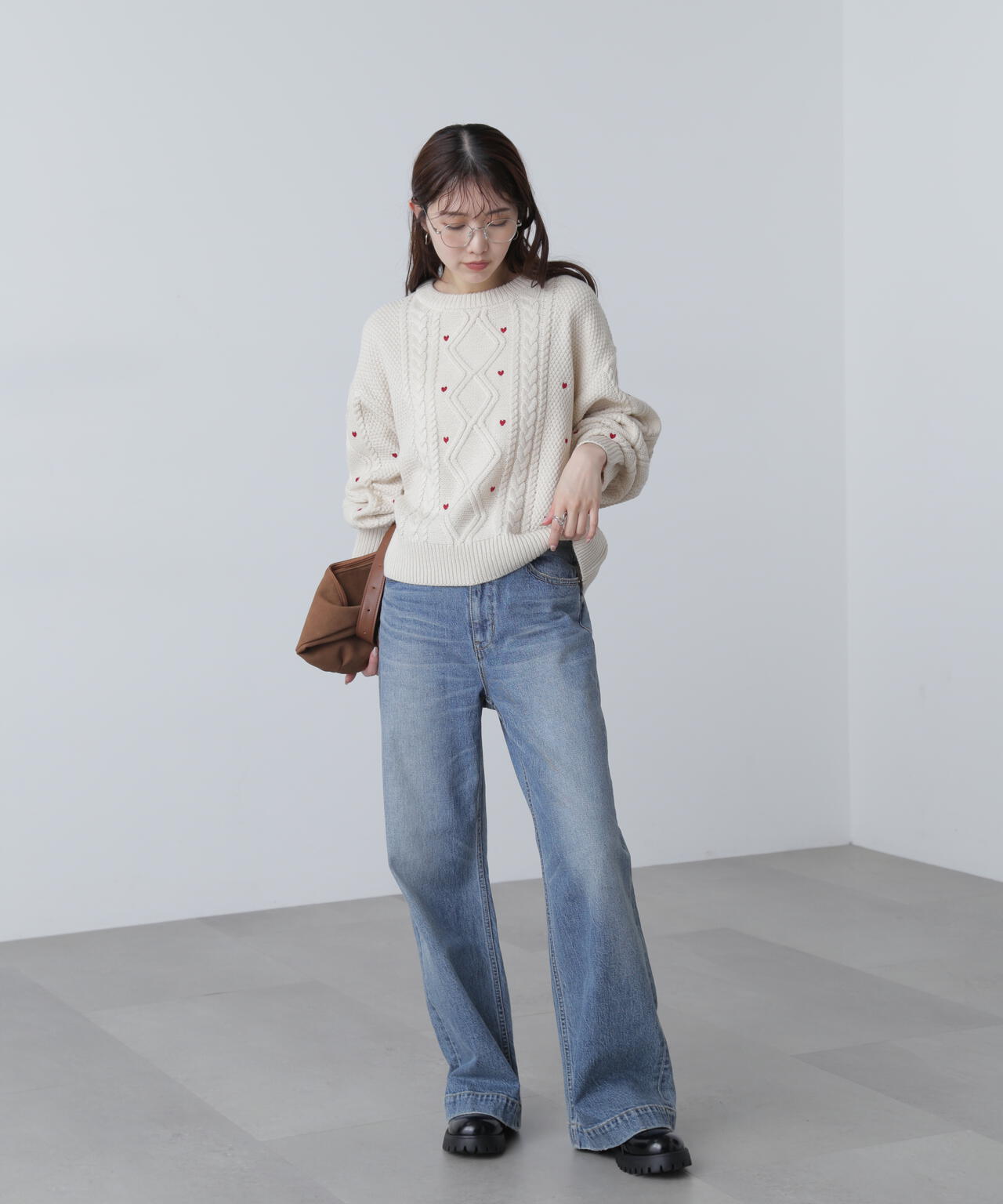 【オフ・レッド 追加生産予約】ハート刺繍ケーブルニット