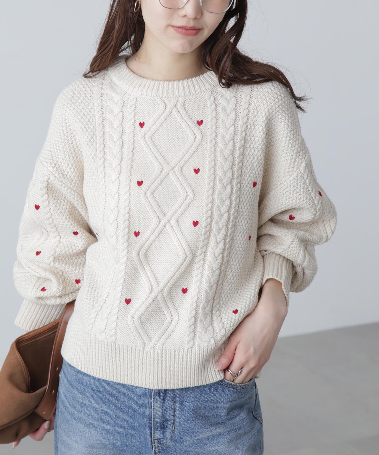 ハート刺繍ケーブルニット