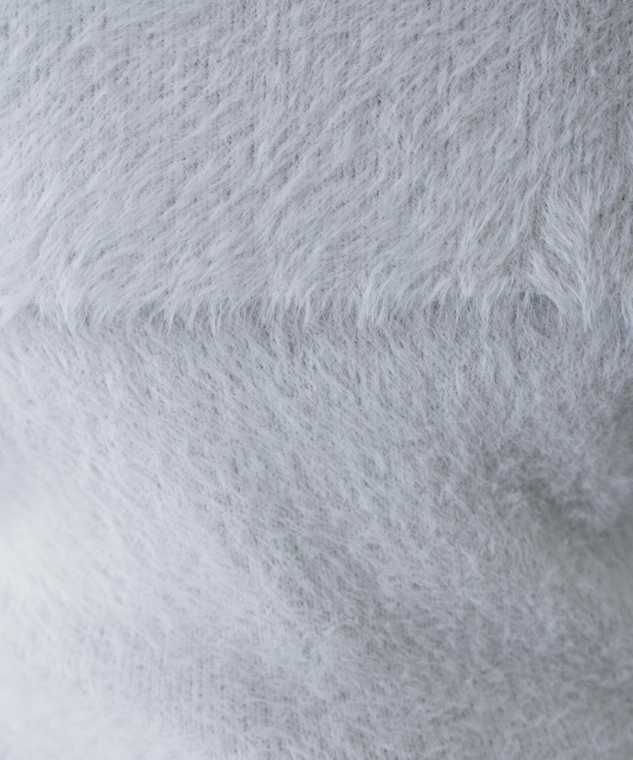 オフショルシャギーニット