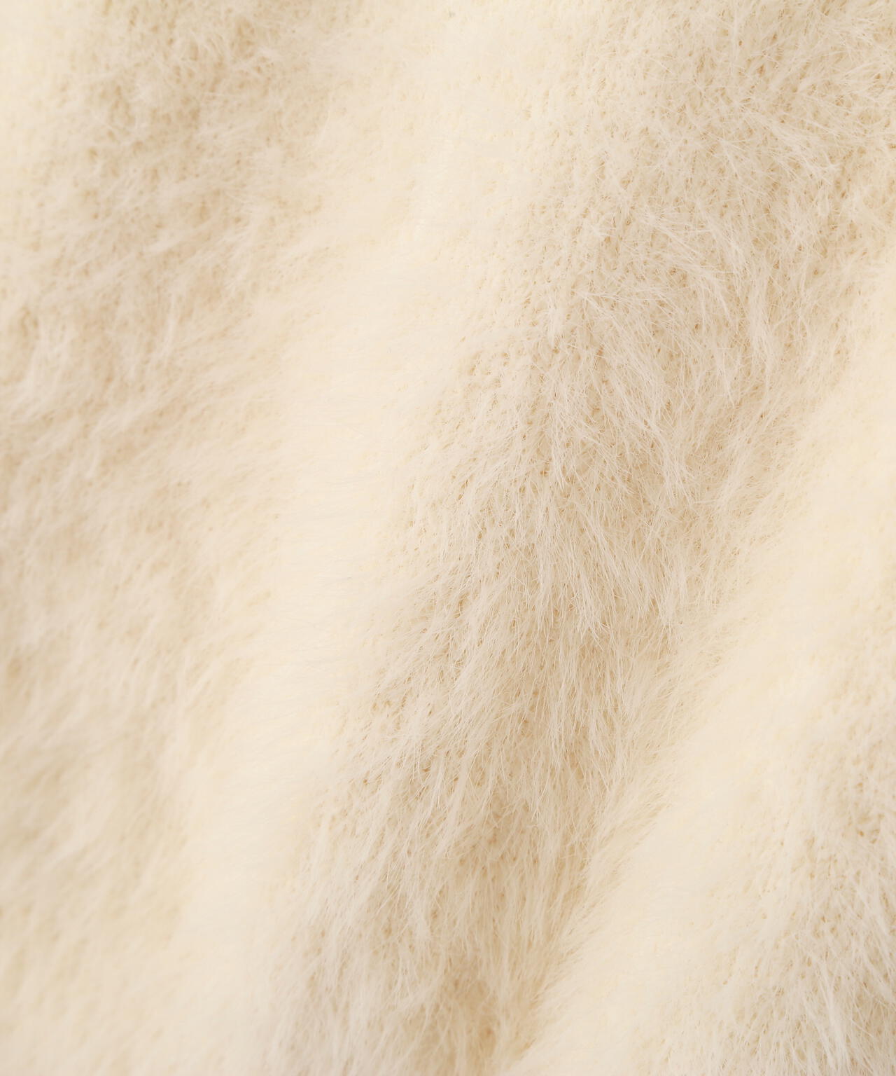 オフショルシャギーニット