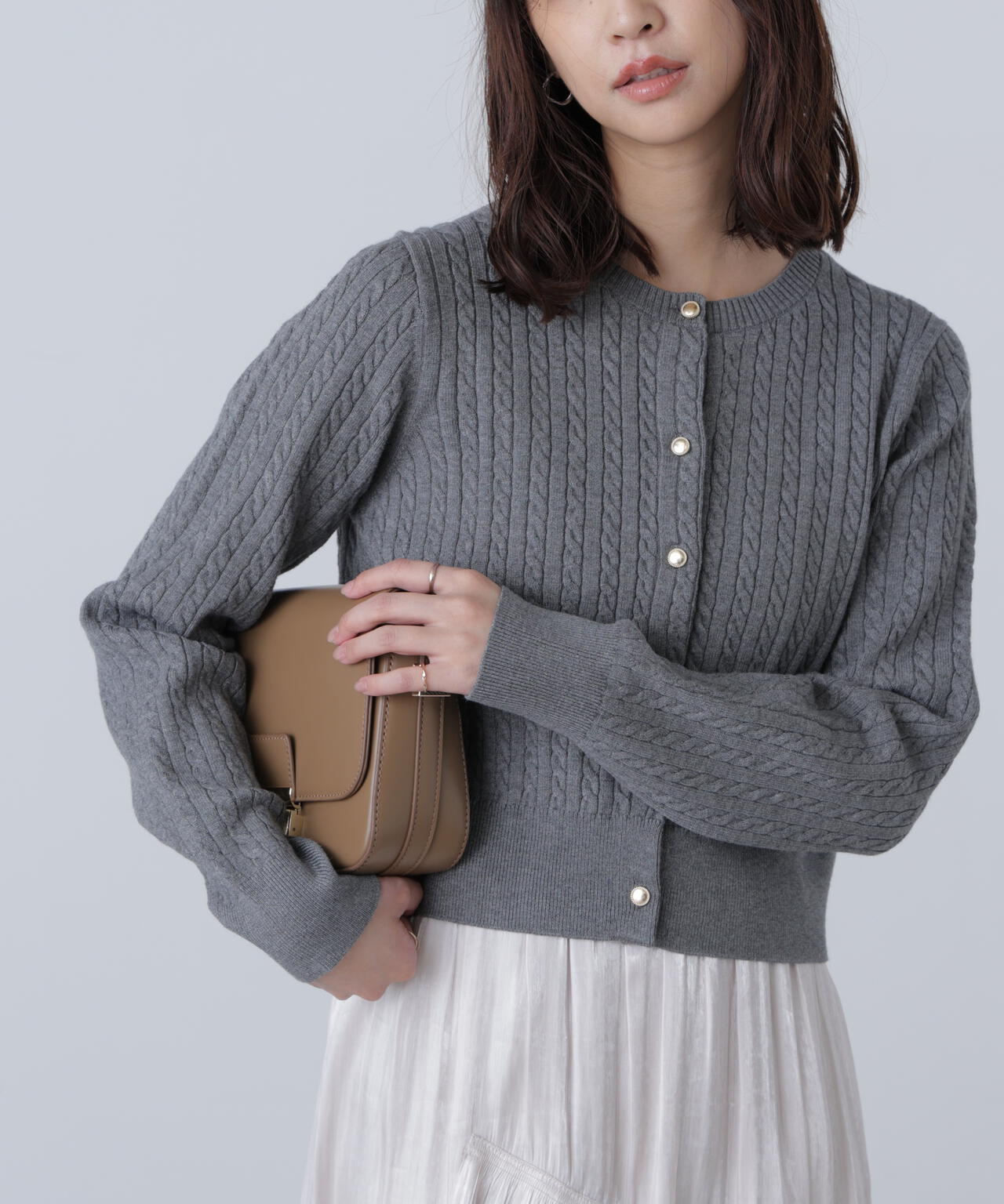 金ボタンミニケーブルカーディガン