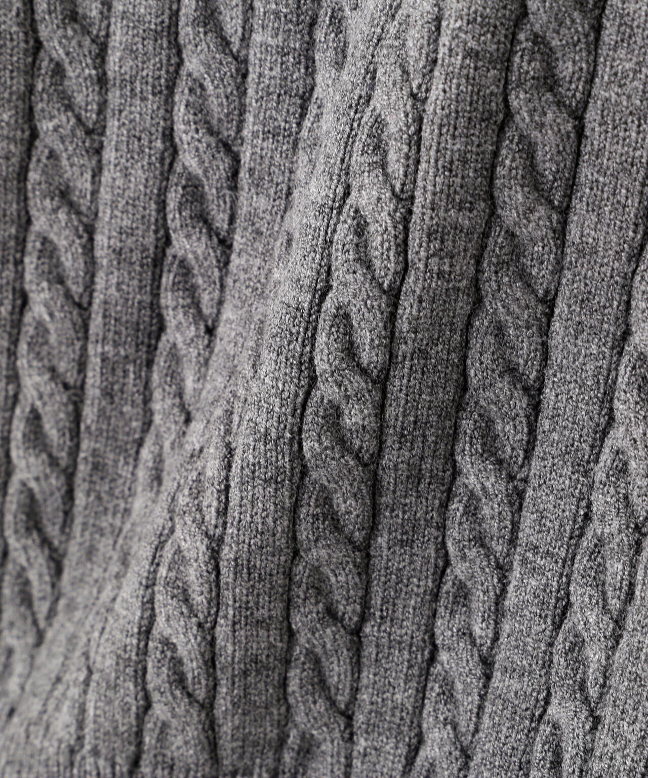 金ボタンミニケーブルカーディガン