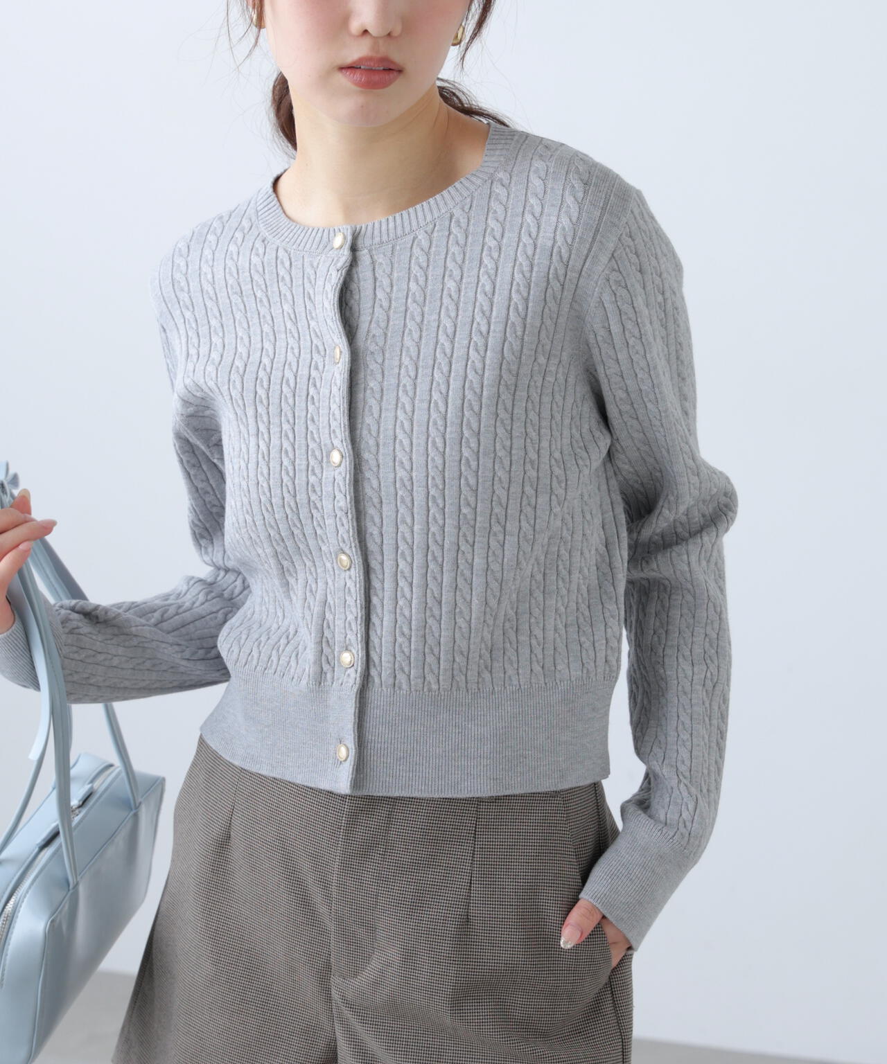 金ボタンミニケーブルカーディガン
