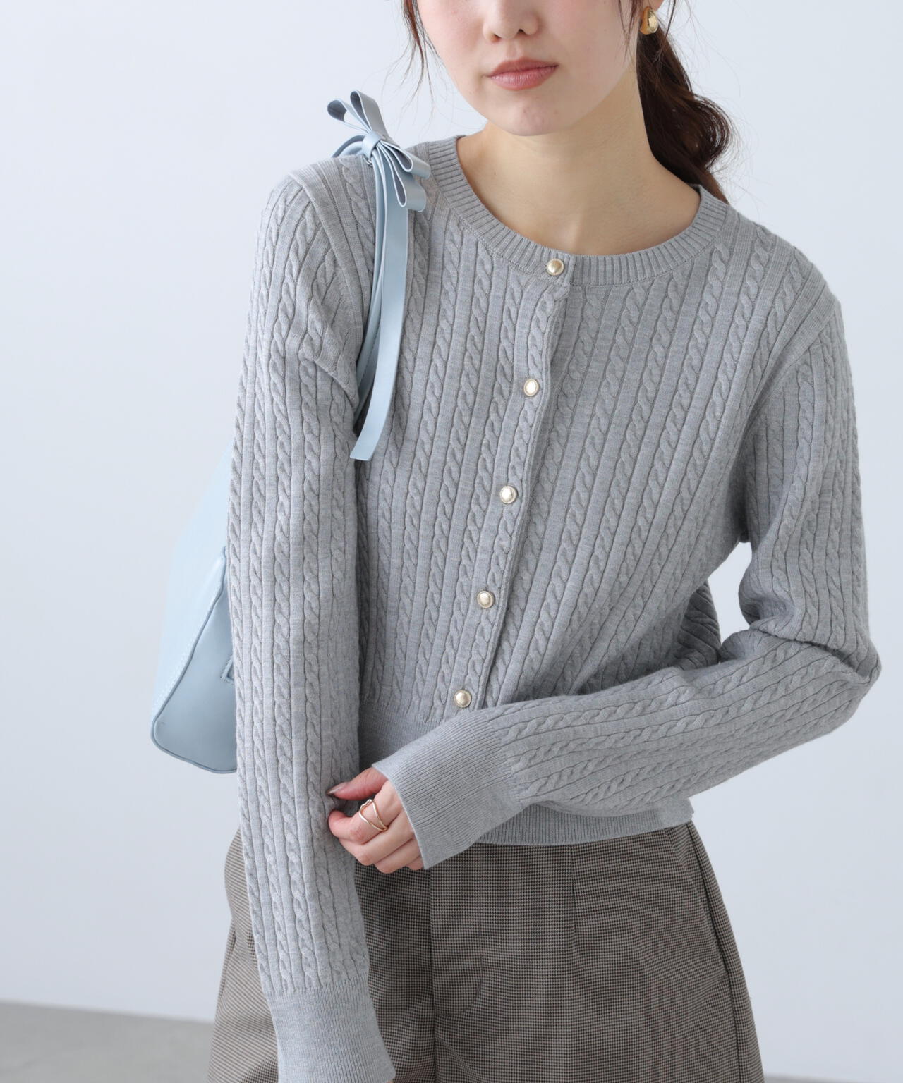 金ボタンミニケーブルカーディガン