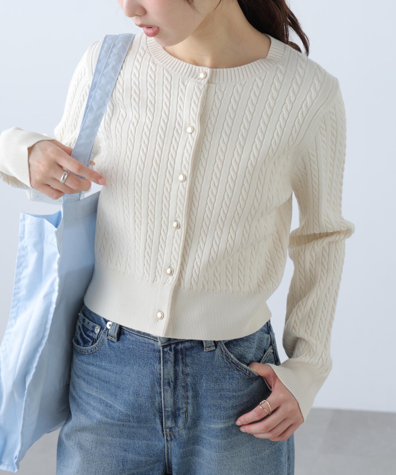 金ボタンミニケーブルカーディガン