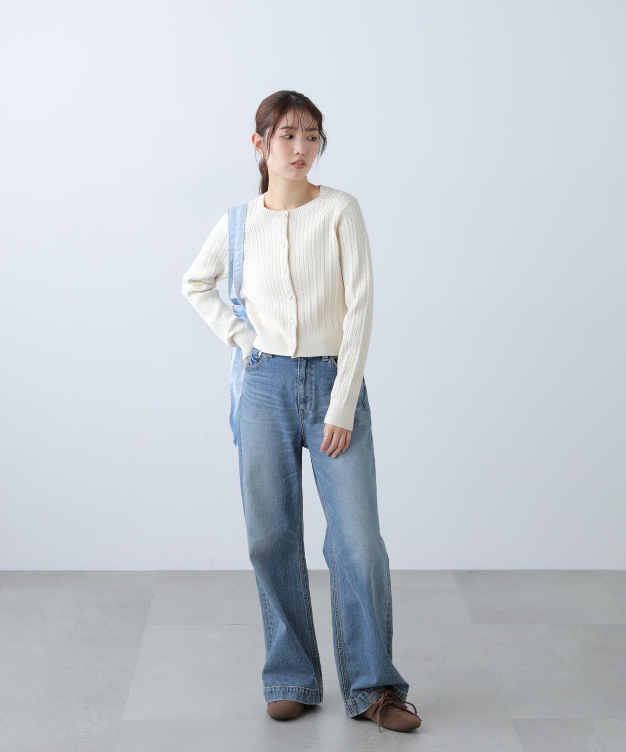 金ボタンミニケーブルカーディガン