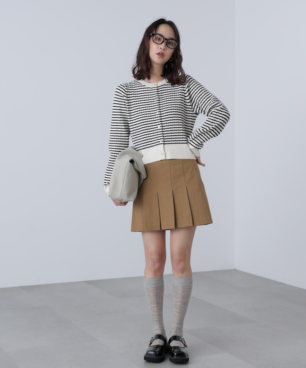 金ボタンミニケーブルカーディガン